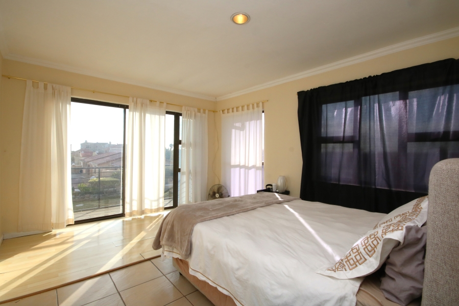 4 Bedroom Property for Sale in Gustrouw Western Cape